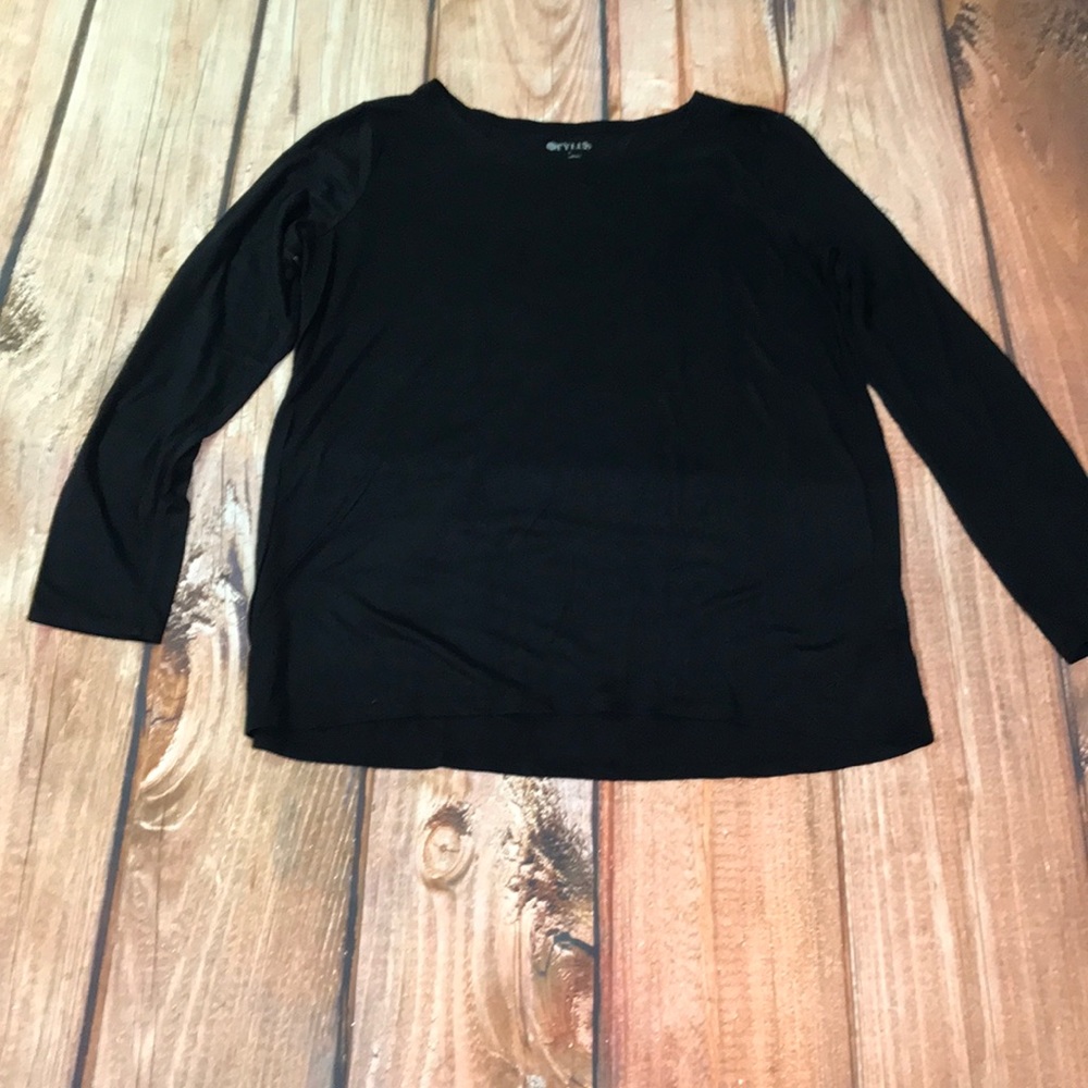 Black long sleeve shirt